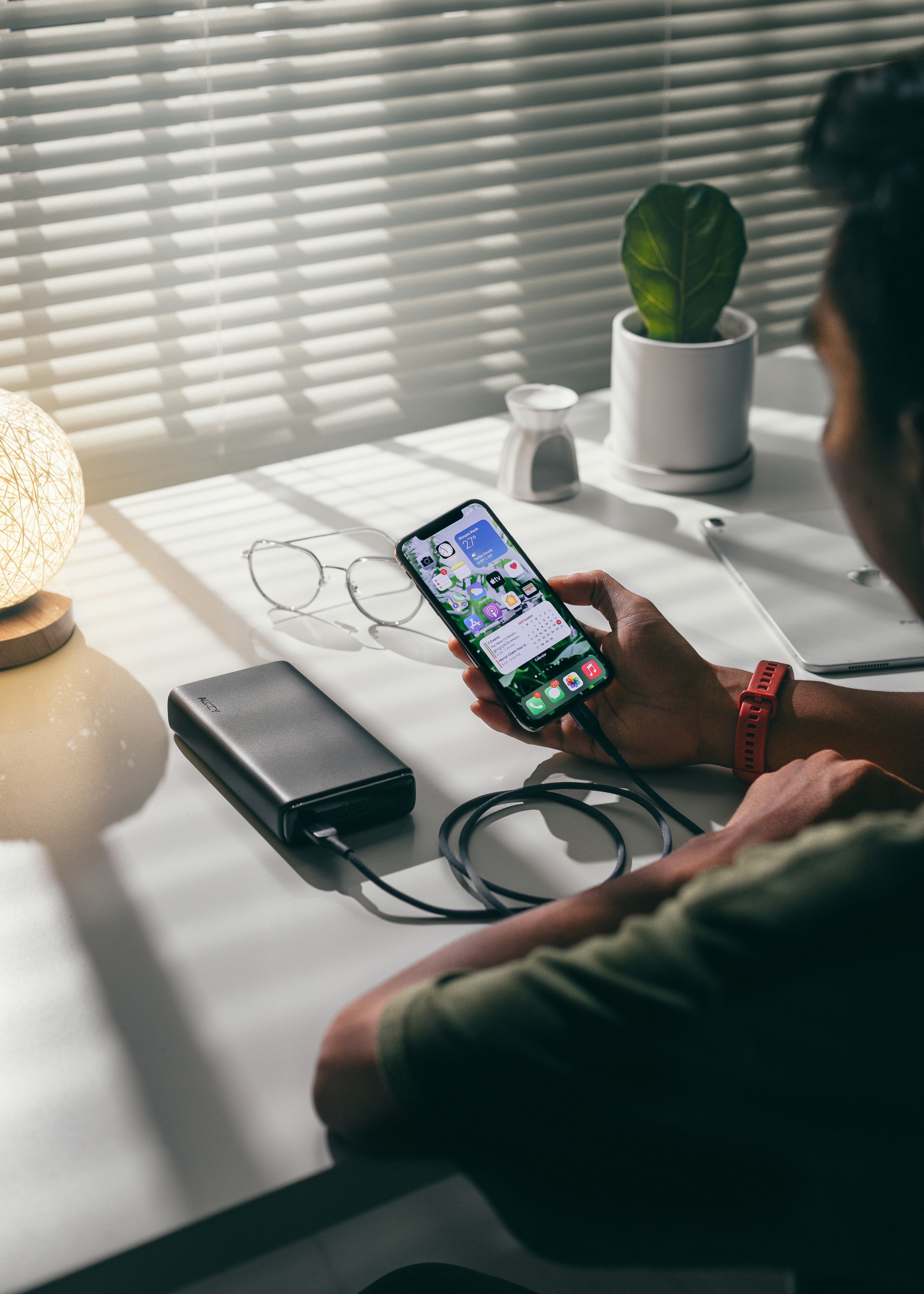 How to Extend the Lifespan of Your Power Bank: A Complete Battery Maintenance Guide
